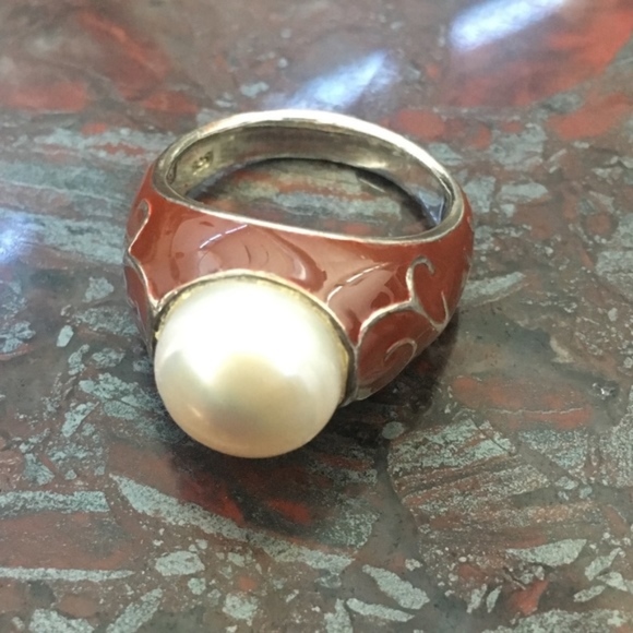 Red Ring with a Pearl - Picture 1 of 2